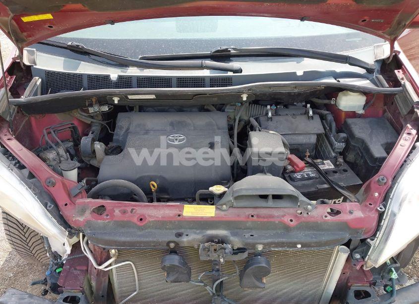 Photo 10 of 2011 Toyota Sienna XLE V6 (VIN 5TDYK3DC4BS159851)