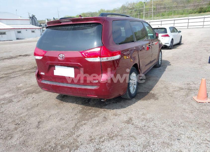 Photo 4 of 2011 Toyota Sienna XLE V6 (VIN 5TDYK3DC4BS159851)