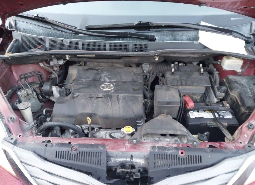 Photo 10 of 2013 Toyota Sienna XLE V6 8 PASSENGER (VIN 5TDYK3DC4DS293391)