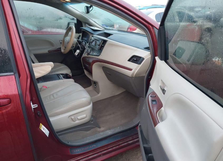 Photo 5 of 2013 Toyota Sienna XLE V6 8 PASSENGER (VIN 5TDYK3DC4DS293391)