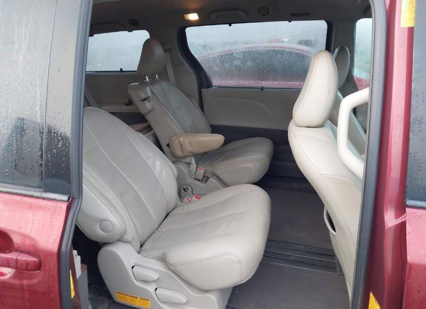 Photo 8 of 2013 Toyota Sienna XLE V6 8 PASSENGER (VIN 5TDYK3DC4DS293391)