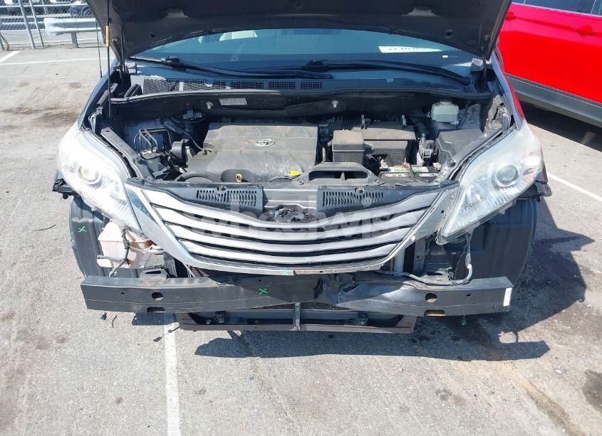 Photo 10 of 2013 Toyota Sienna XLE V6 8 PASSENGER (VIN 5TDYK3DC4DS335199)