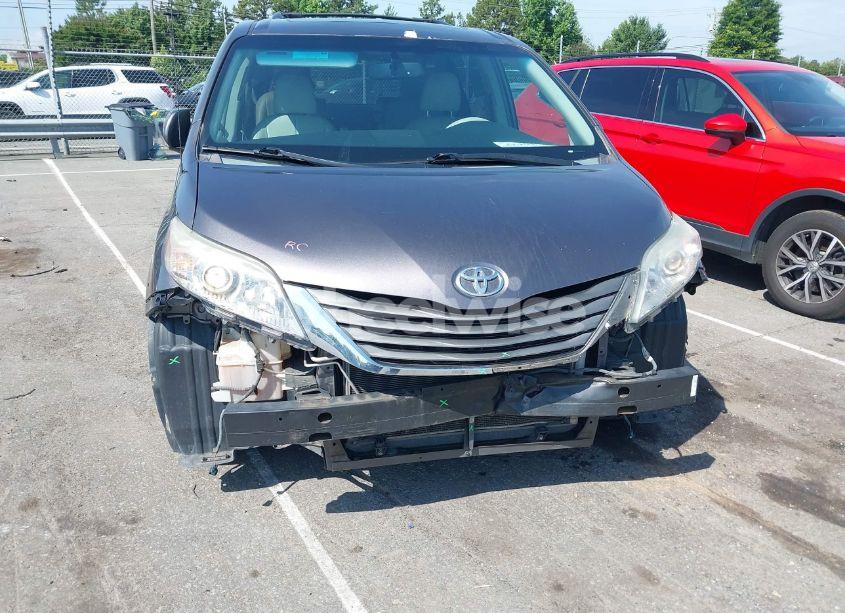 Photo 6 of 2013 Toyota Sienna XLE V6 8 PASSENGER (VIN 5TDYK3DC4DS335199)