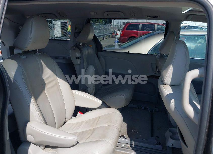 Photo 8 of 2013 Toyota Sienna XLE V6 8 PASSENGER (VIN 5TDYK3DC4DS335199)