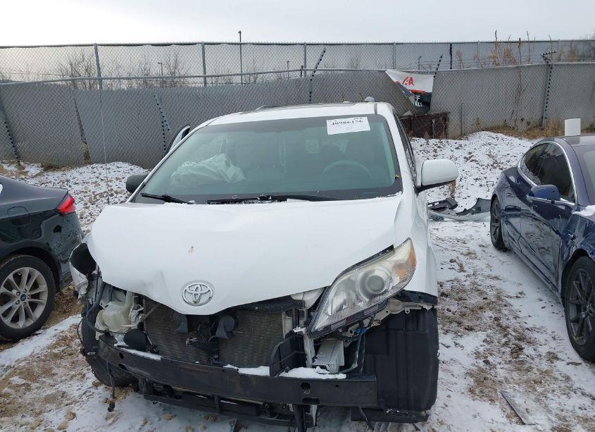 Photo 11 of 2013 Toyota Sienna XLE V6 8 PASSENGER (VIN 5TDYK3DC4DS335882)