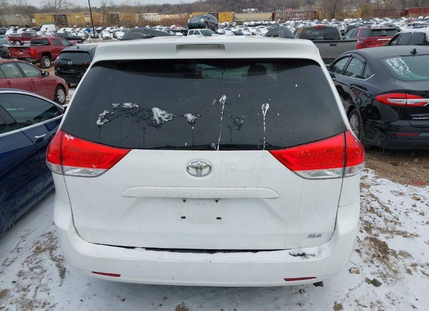 Photo 15 of 2013 Toyota Sienna XLE V6 8 PASSENGER (VIN 5TDYK3DC4DS335882)