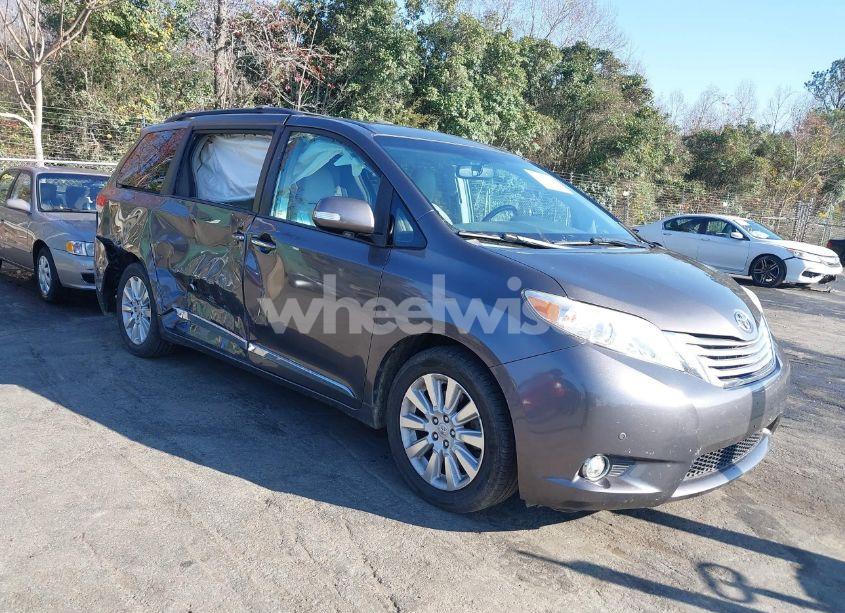 2013 Toyota Sienna XLE/LIMITED (VIN 5TDYK3DC4DS338782) main photo