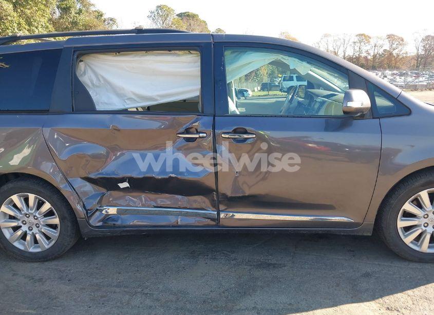 Photo 13 of 2013 Toyota Sienna XLE/LIMITED (VIN 5TDYK3DC4DS338782)