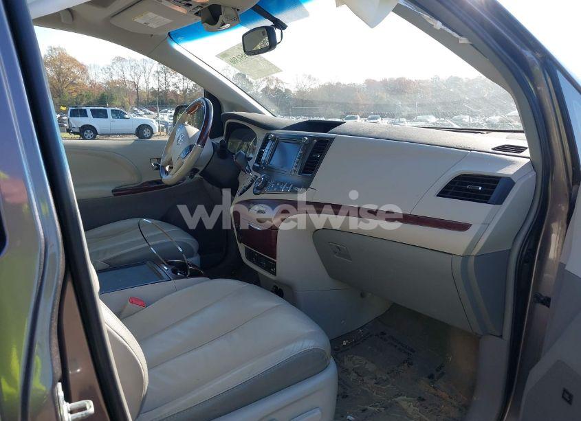 Photo 5 of 2013 Toyota Sienna XLE/LIMITED (VIN 5TDYK3DC4DS338782)