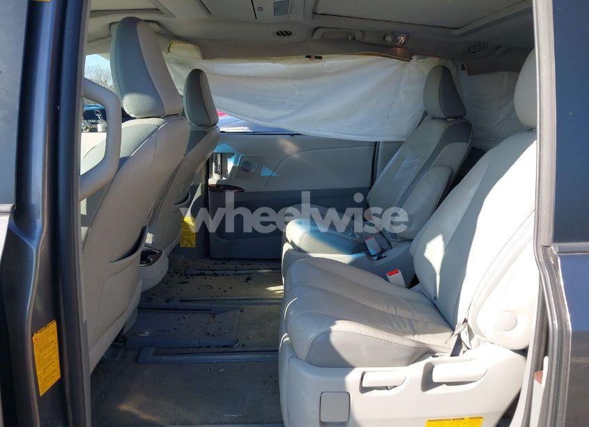 Photo 8 of 2013 Toyota Sienna XLE/LIMITED (VIN 5TDYK3DC4DS338782)