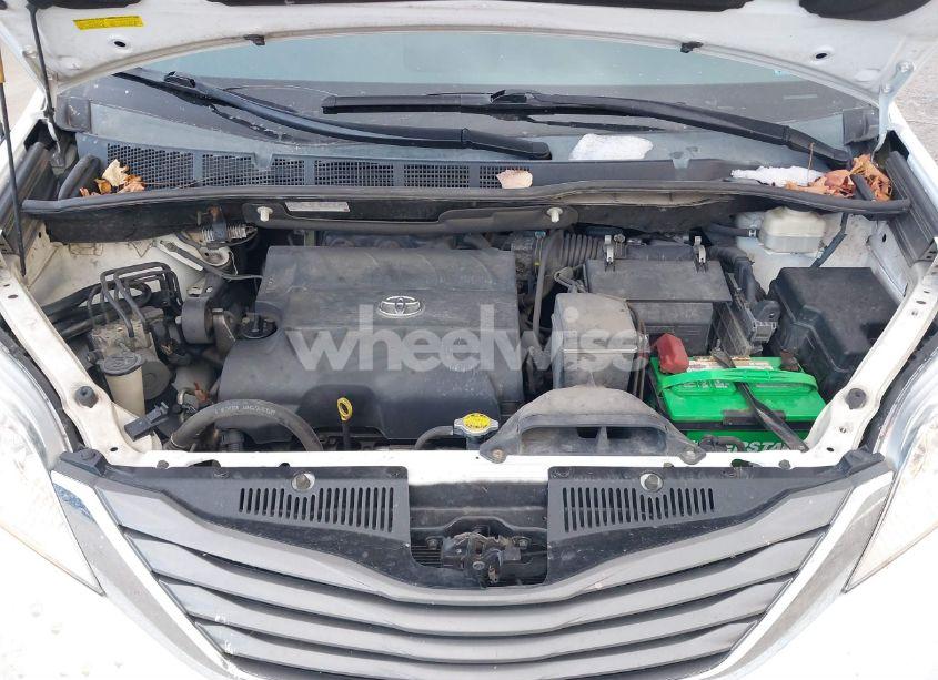 Photo 10 of 2013 Toyota Sienna XLE/LIMITED (VIN 5TDYK3DC4DS395385)