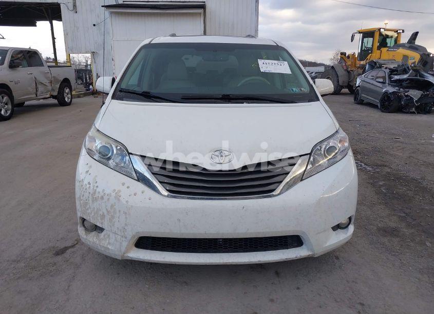 Photo 13 of 2013 Toyota Sienna XLE/LIMITED (VIN 5TDYK3DC4DS395385)