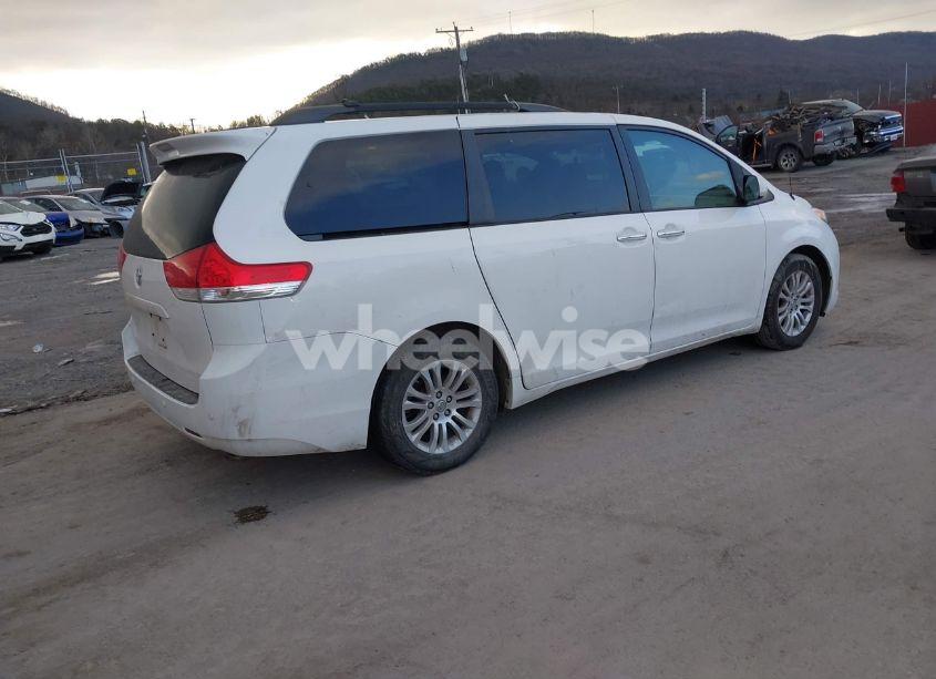 Photo 4 of 2013 Toyota Sienna XLE/LIMITED (VIN 5TDYK3DC4DS395385)