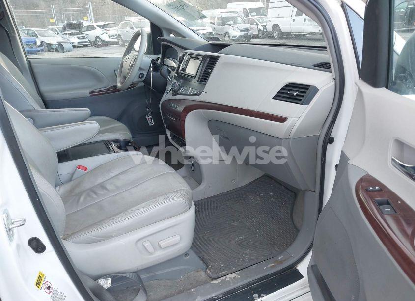 Photo 5 of 2013 Toyota Sienna XLE/LIMITED (VIN 5TDYK3DC4DS395385)