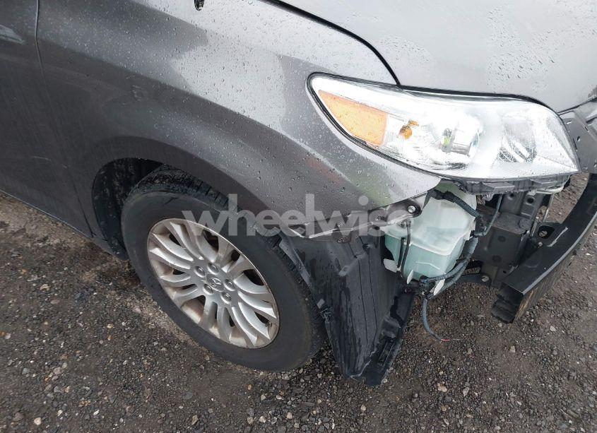 Photo 18 of 2013 Toyota Sienna LIMITED V6 7 PASSENGER/XLE V6 7 PASSENGER AUTO ACCESS SEAT/XLE V6 8 PASSENGER (VIN 5TDYK3DC4DS400424)