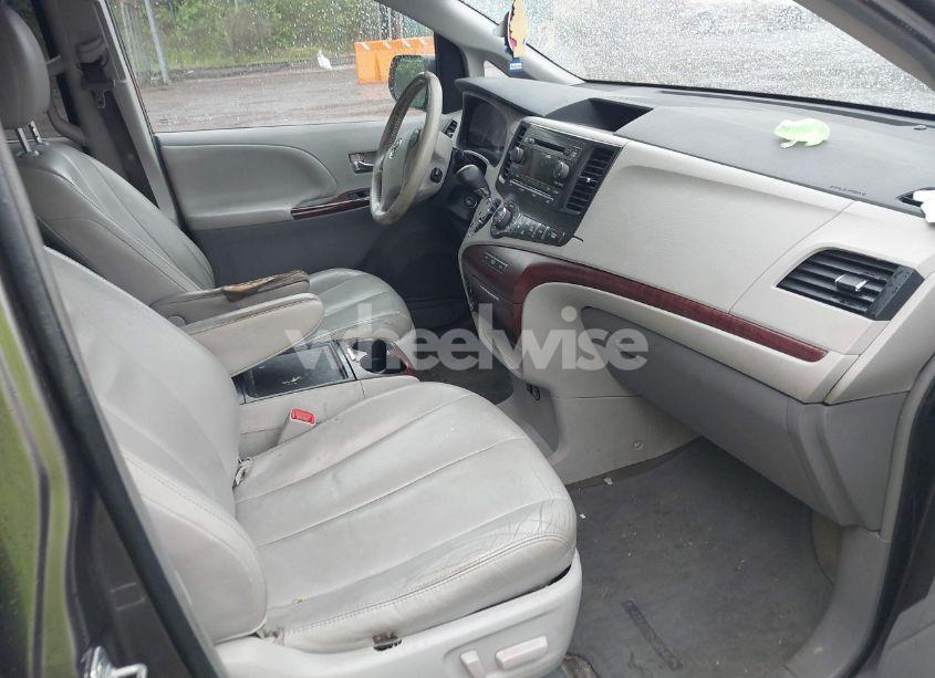 Photo 5 of 2013 Toyota Sienna LIMITED V6 7 PASSENGER/XLE V6 7 PASSENGER AUTO ACCESS SEAT/XLE V6 8 PASSENGER (VIN 5TDYK3DC4DS400424)