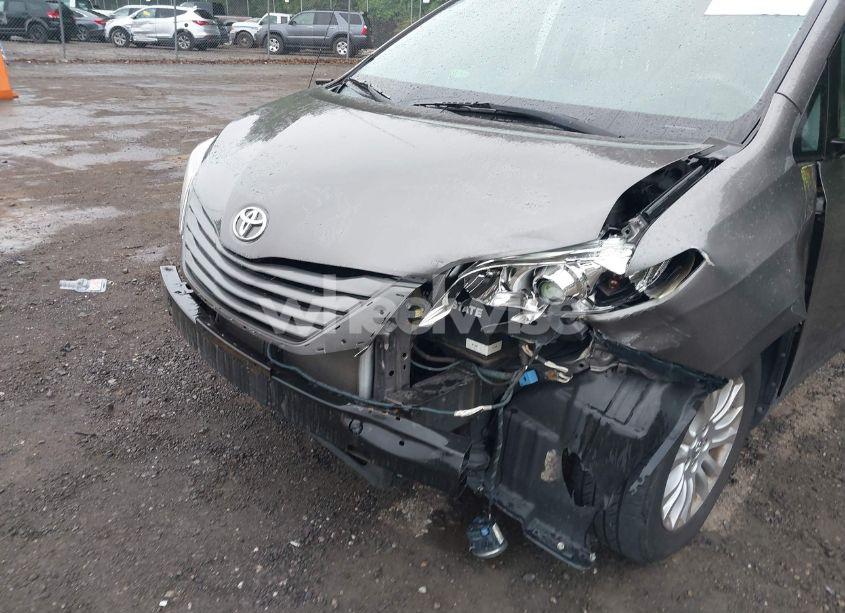 Photo 6 of 2013 Toyota Sienna LIMITED V6 7 PASSENGER/XLE V6 7 PASSENGER AUTO ACCESS SEAT/XLE V6 8 PASSENGER (VIN 5TDYK3DC4DS400424)