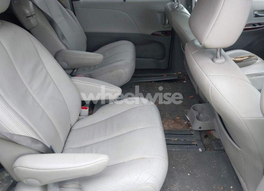 Photo 8 of 2013 Toyota Sienna LIMITED V6 7 PASSENGER/XLE V6 7 PASSENGER AUTO ACCESS SEAT/XLE V6 8 PASSENGER (VIN 5TDYK3DC4DS400424)