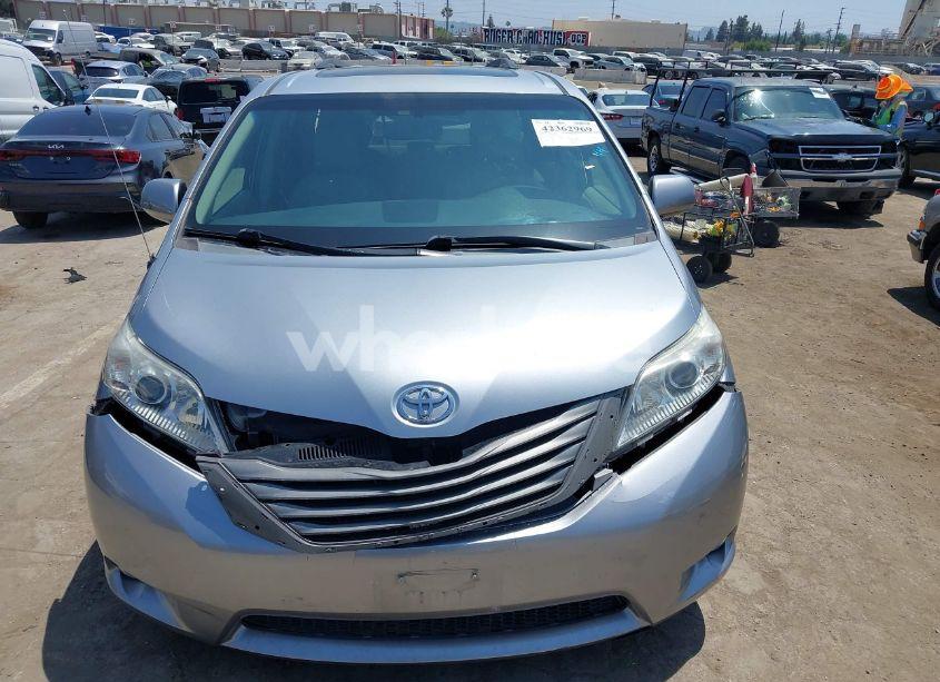 Photo 11 of 2014 Toyota Sienna XLE V6 8 PASSENGER (VIN 5TDYK3DC4ES417970)