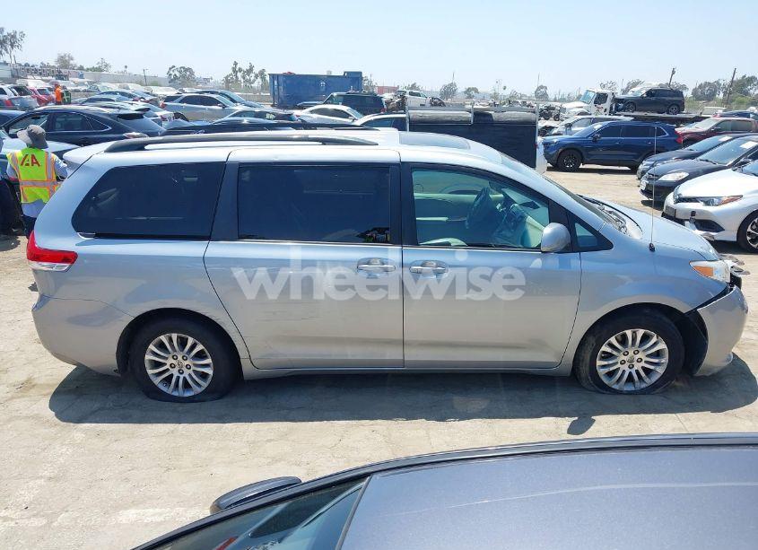 Photo 12 of 2014 Toyota Sienna XLE V6 8 PASSENGER (VIN 5TDYK3DC4ES417970)