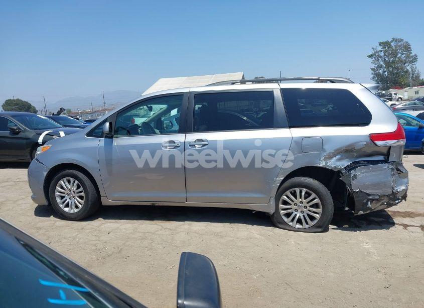 Photo 13 of 2014 Toyota Sienna XLE V6 8 PASSENGER (VIN 5TDYK3DC4ES417970)