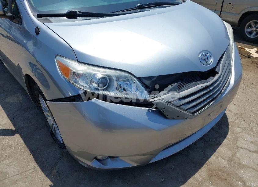 Photo 6 of 2014 Toyota Sienna XLE V6 8 PASSENGER (VIN 5TDYK3DC4ES417970)