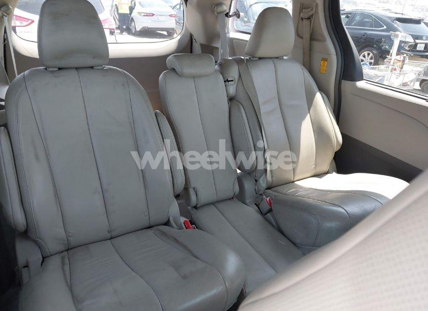 Photo 8 of 2014 Toyota Sienna XLE V6 8 PASSENGER (VIN 5TDYK3DC4ES417970)