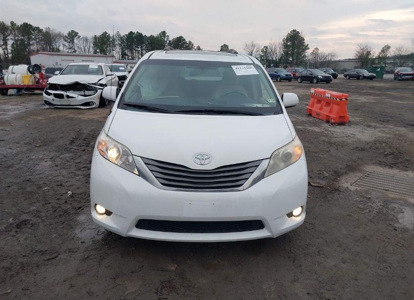 Photo 12 of 2014 Toyota Sienna XLE V6 8 PASSENGER (VIN 5TDYK3DC4ES435837)