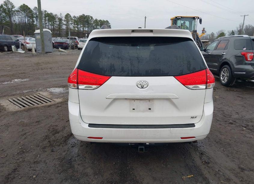 Photo 16 of 2014 Toyota Sienna XLE V6 8 PASSENGER (VIN 5TDYK3DC4ES435837)