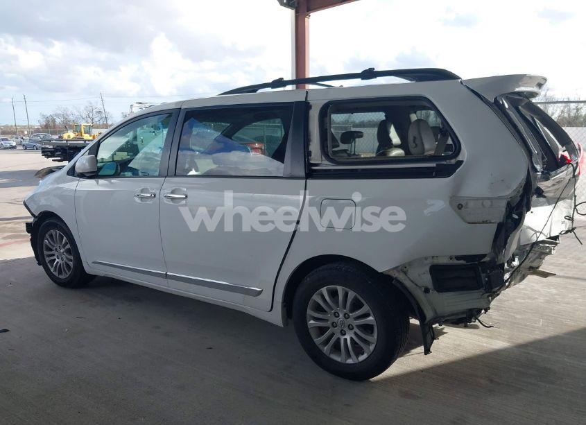 Photo 13 of 2014 Toyota Sienna XLE/LIMITED (VIN 5TDYK3DC4ES439032)