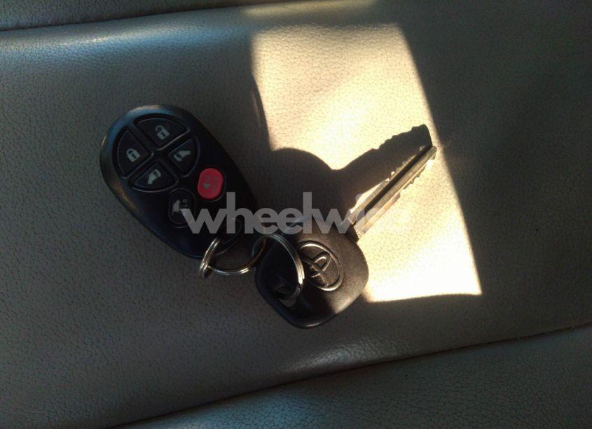 Photo 11 of 2014 Toyota Sienna XLE V6 8 PASSENGER (VIN 5TDYK3DC4ES455800)