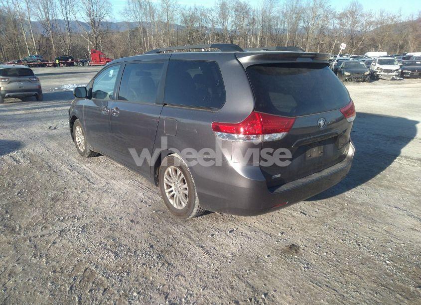 Photo 3 of 2014 Toyota Sienna XLE V6 8 PASSENGER (VIN 5TDYK3DC4ES455800)