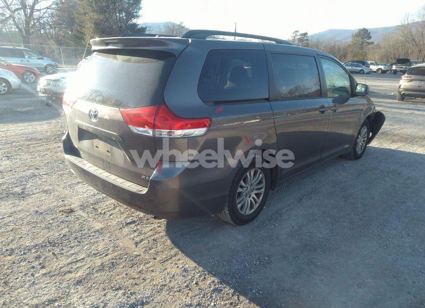 Photo 4 of 2014 Toyota Sienna XLE V6 8 PASSENGER (VIN 5TDYK3DC4ES455800)