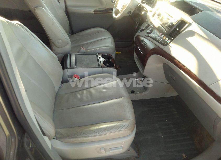 Photo 5 of 2014 Toyota Sienna XLE V6 8 PASSENGER (VIN 5TDYK3DC4ES455800)