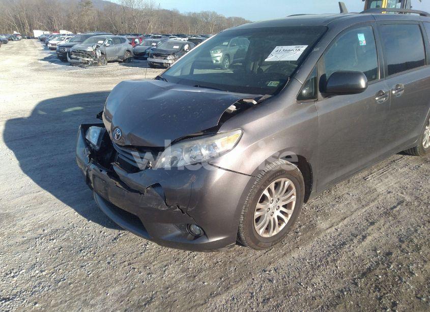 Photo 6 of 2014 Toyota Sienna XLE V6 8 PASSENGER (VIN 5TDYK3DC4ES455800)