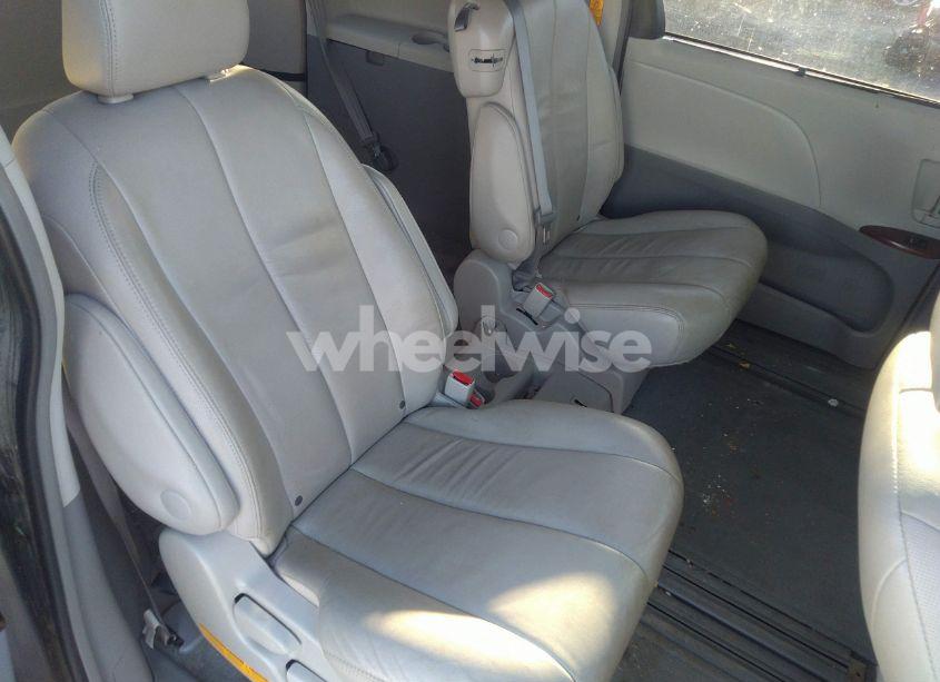 Photo 8 of 2014 Toyota Sienna XLE V6 8 PASSENGER (VIN 5TDYK3DC4ES455800)