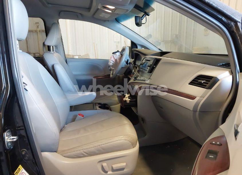 Photo 5 of 2014 Toyota Sienna XLE V6 8 PASSENGER (VIN 5TDYK3DC4ES479210)