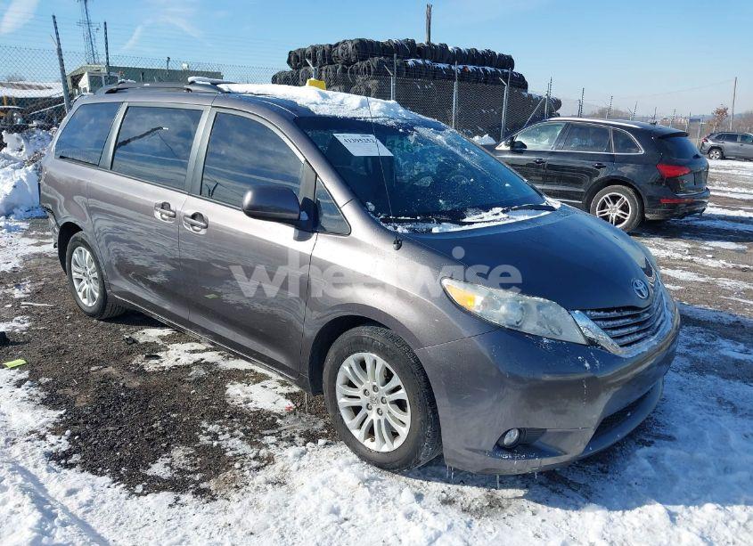2014 Toyota Sienna XLE V6 8 PASSENGER (VIN 5TDYK3DC4ES486660) main photo