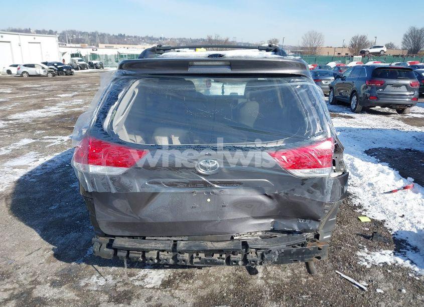 Photo 17 of 2014 Toyota Sienna XLE V6 8 PASSENGER (VIN 5TDYK3DC4ES486660)