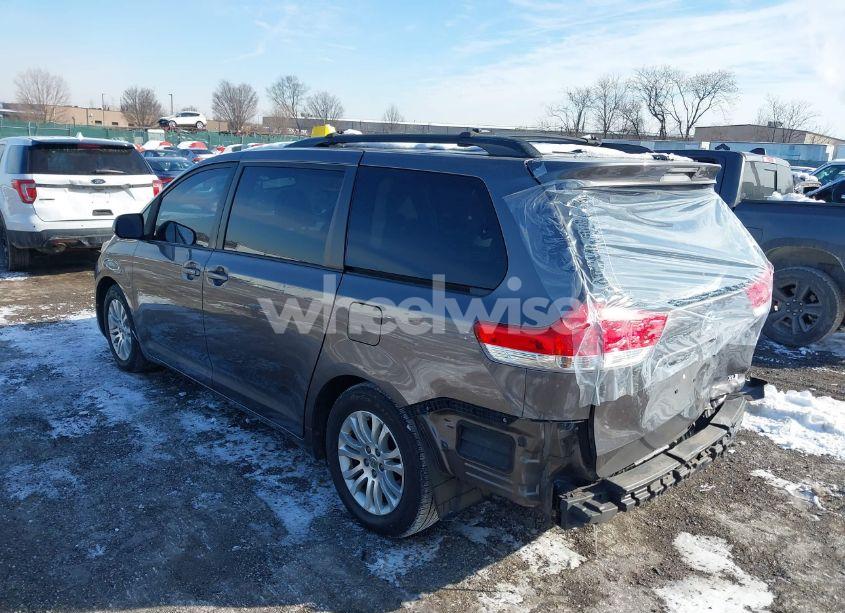 Photo 3 of 2014 Toyota Sienna XLE V6 8 PASSENGER (VIN 5TDYK3DC4ES486660)