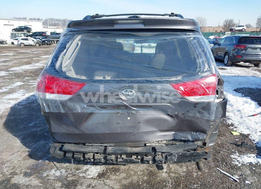 Photo 6 of 2014 Toyota Sienna XLE V6 8 PASSENGER (VIN 5TDYK3DC4ES486660)