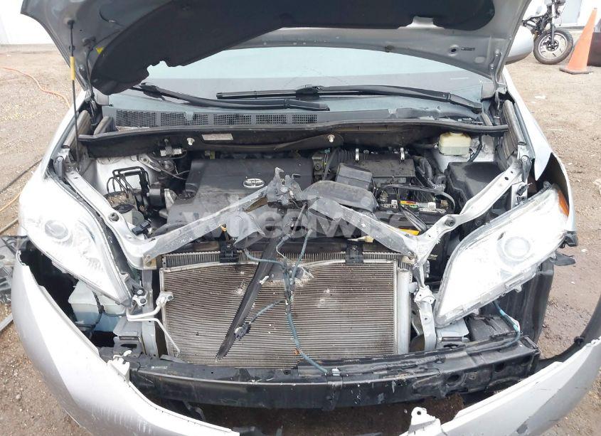 Photo 10 of 2015 Toyota Sienna XLE 8 PASSENGER (VIN 5TDYK3DC4FS539519)