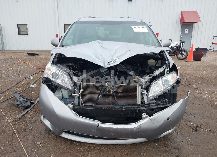Photo 13 of 2015 Toyota Sienna XLE 8 PASSENGER (VIN 5TDYK3DC4FS539519)