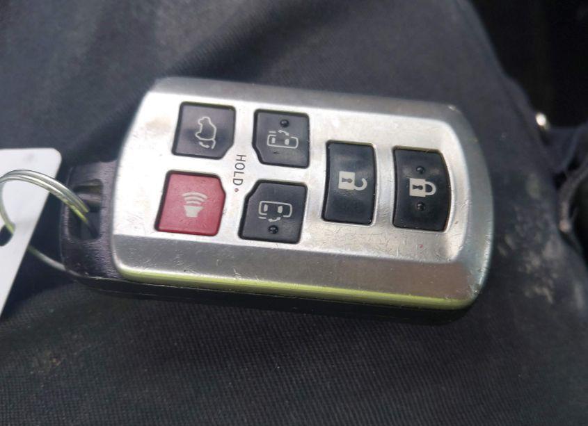 Photo 11 of 2015 Toyota Sienna LIMITED PREMIUM 7 PASSENGER (VIN 5TDYK3DC4FS542159)