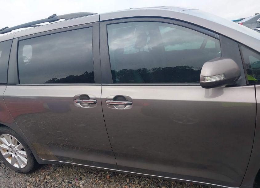 Photo 13 of 2015 Toyota Sienna LIMITED PREMIUM 7 PASSENGER (VIN 5TDYK3DC4FS542159)