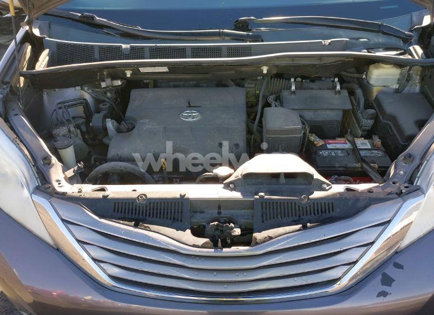 Photo 10 of 2015 Toyota Sienna XLE 8 PASSENGER (VIN 5TDYK3DC4FS576442)