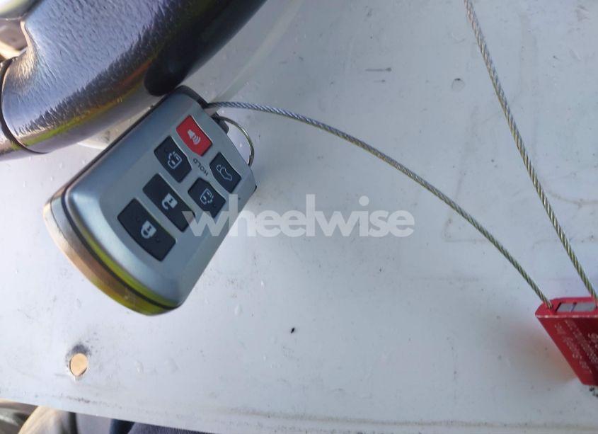 Photo 11 of 2015 Toyota Sienna XLE 8 PASSENGER (VIN 5TDYK3DC4FS576442)