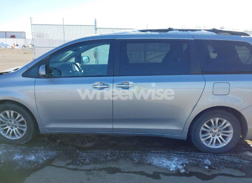 Photo 14 of 2015 Toyota Sienna XLE/LIMITED (VIN 5TDYK3DC4FS579180)