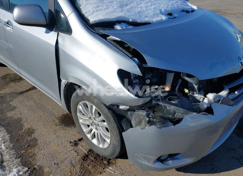 Photo 17 of 2015 Toyota Sienna XLE/LIMITED (VIN 5TDYK3DC4FS579180)