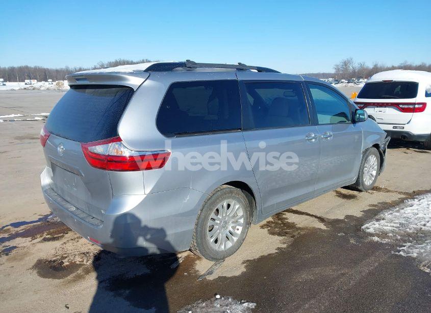 Photo 4 of 2015 Toyota Sienna XLE/LIMITED (VIN 5TDYK3DC4FS579180)